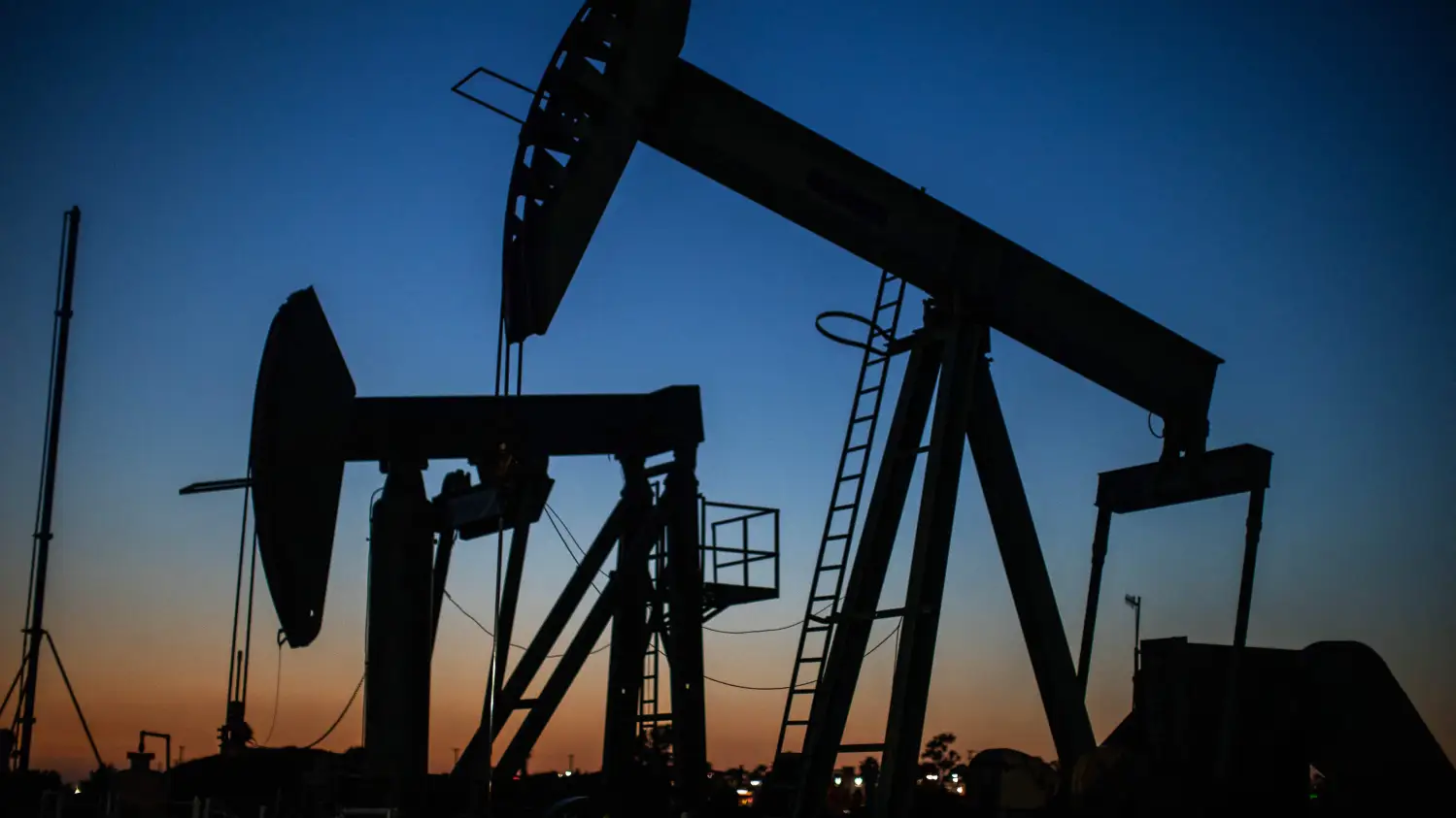 Oil price drops after Trump announces ceasefire